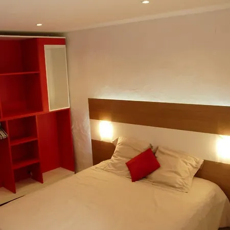 La Maison Bleue D'ardeche Ferienhaus *